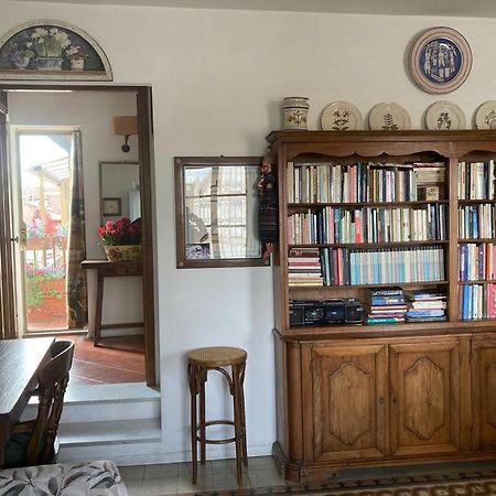 Attico In Piazza Santa Croce Apartment Florence Exterior photo